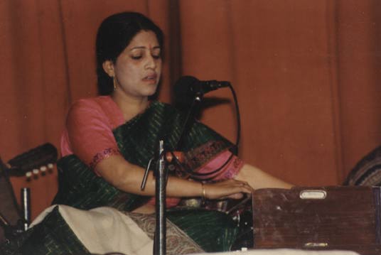 Kailash Mehra Sadhu performing